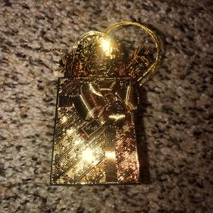 Danbury mint 2005 holiday shopping gold ornament